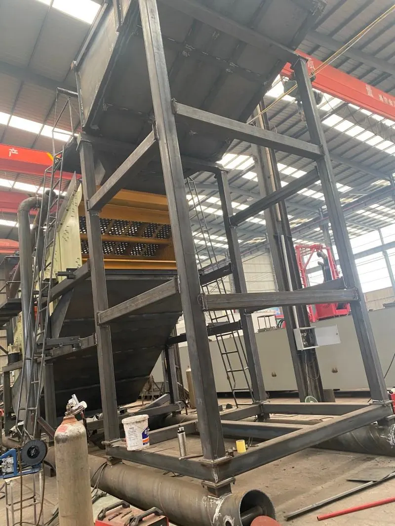 Gold mining vibrating screen on site